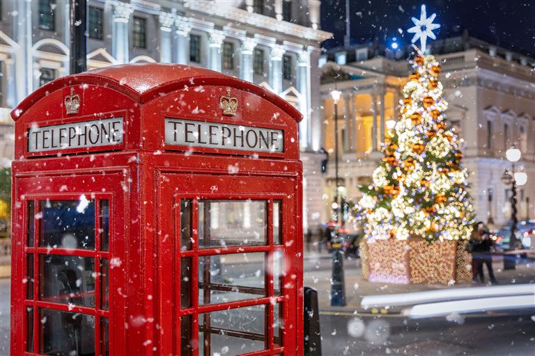 Christmas Shopping in London ©moofushi /adobestock